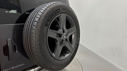LAND ROVER DEFENDER 3.0 D350 X-Dynamic SE 90 3dr Auto 3565948