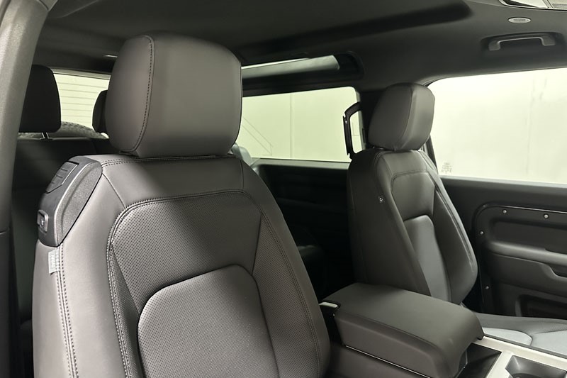  LAND ROVER DEFENDER 3.0 D350 X-Dynamic SE 90 3dr Auto 3565928