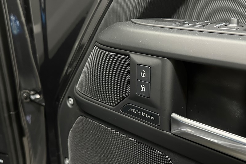  LAND ROVER DEFENDER 3.0 D350 X-Dynamic SE 90 3dr Auto 3565925