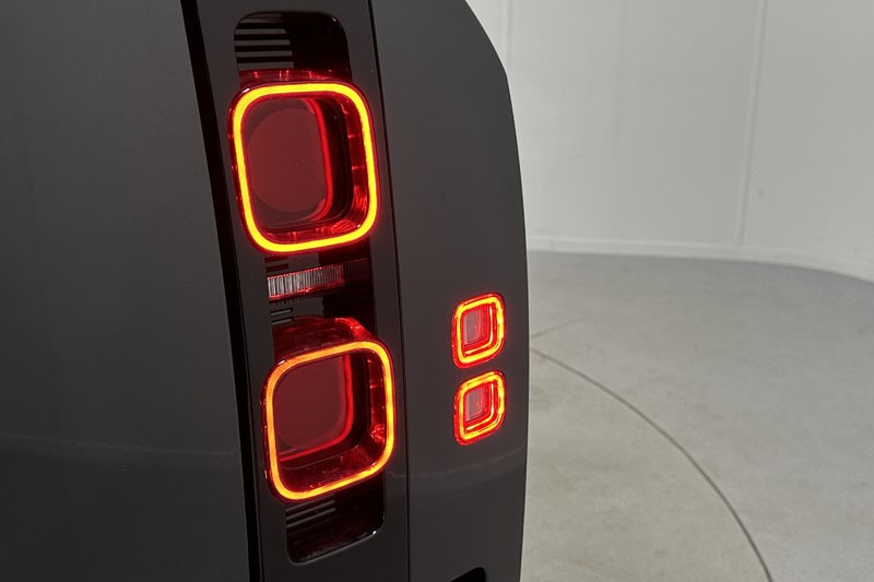  LAND ROVER DEFENDER 3.0 D350 X-Dynamic SE 90 3dr Auto 3565950