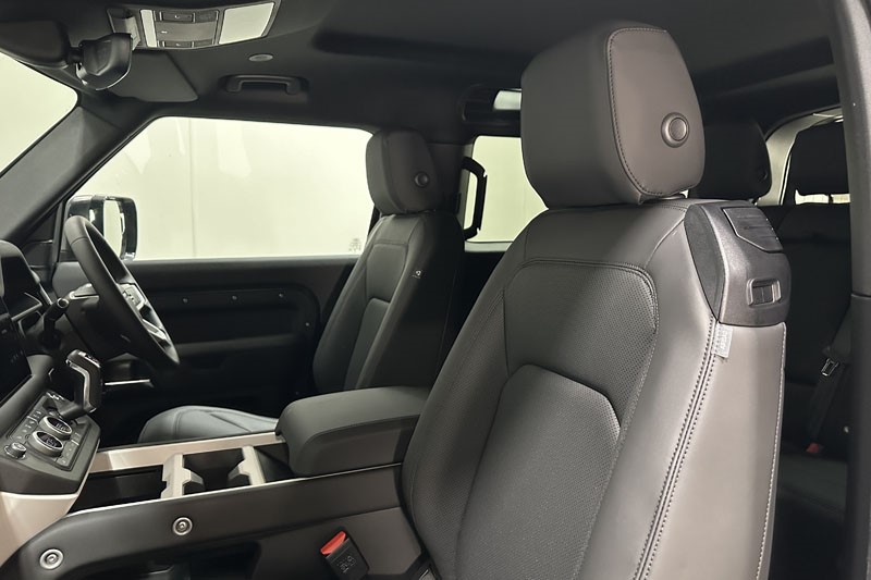  LAND ROVER DEFENDER 3.0 D350 X-Dynamic SE 90 3dr Auto 3565945