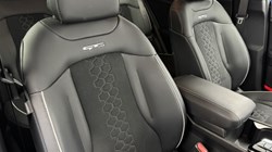 2025 (25) KIA SPORTAGE 1.6T GDi 207 HEV GT-Line 5dr Auto 5165600