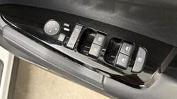 2022 (22) KIA SPORTAGE 1.6T GDi ISG Launch Edition 5dr 4595334