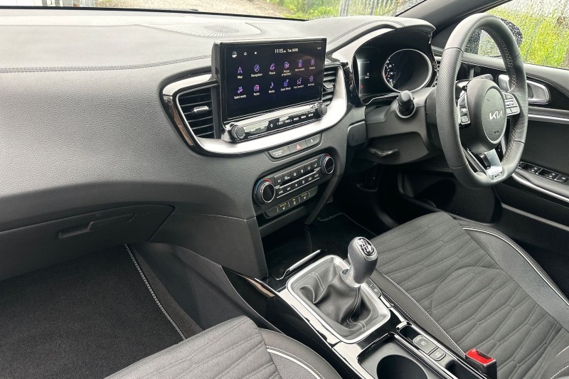 2025 (74) KIA CEED 1.5T GDi ISG 138 GT-Line 5dr 5459060
