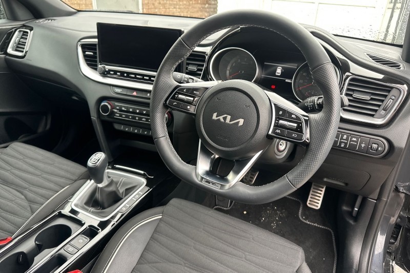 2025 (74) KIA CEED 1.5T GDi ISG 138 GT-Line 5dr 5459039