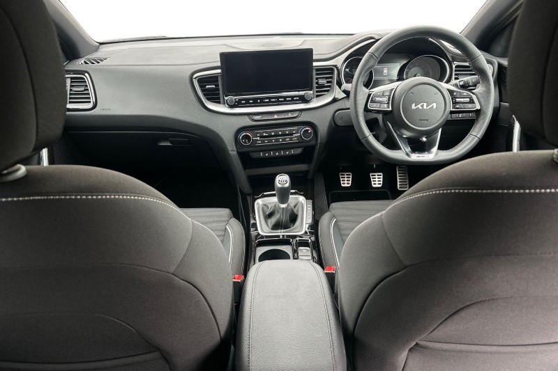 2025 (74) KIA CEED 1.5T GDi ISG 138 GT-Line 5dr 5459038
