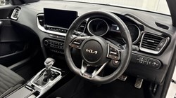 2024 (24) KIA CEED 1.5T GDi ISG 138 GT-Line 5dr DCT 4633571