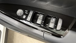 2024 (74) KIA SPORTAGE 1.6T GDi 207 HEV 3 5dr Auto 4671919