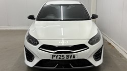 2025 (25) KIA CEED 1.5T GDi ISG 138 GT-Line 5dr DCT 4681678