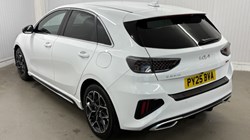2025 (25) KIA CEED 1.5T GDi ISG 138 GT-Line 5dr DCT 4681679