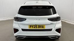 2025 (25) KIA CEED 1.5T GDi ISG 138 GT-Line 5dr DCT 4681655