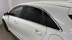 2025 (25) KIA CEED 1.5T GDi ISG 138 GT-Line 5dr DCT 4681659