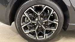 2025 (25) KIA CEED 1.5T GDi ISG 138 GT-Line 5dr DCT 4763246