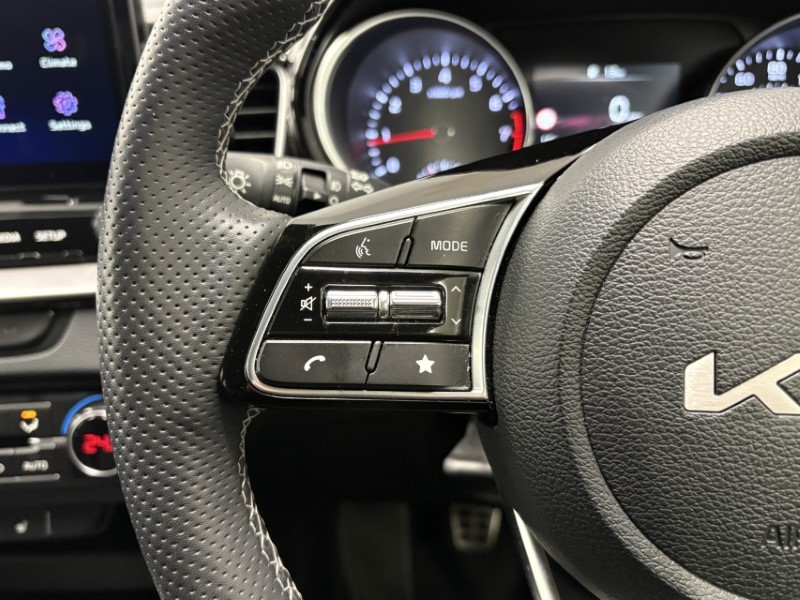 2025 (25) KIA CEED 1.5T GDi ISG 138 GT-Line 5dr 4763166