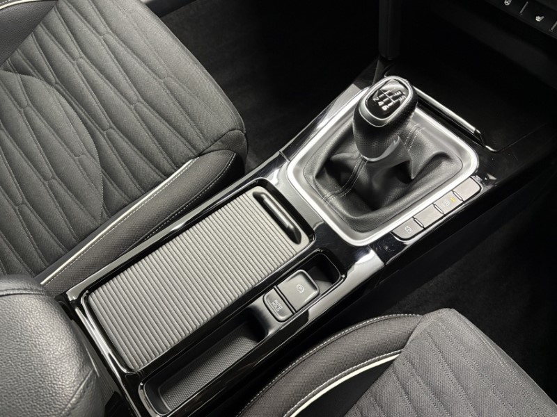 2025 (25) KIA CEED 1.5T GDi ISG 138 GT-Line 5dr 4763185