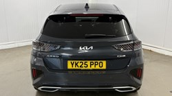 2025 (25) KIA CEED 1.5T GDi ISG 138 GT-Line 5dr 4763173