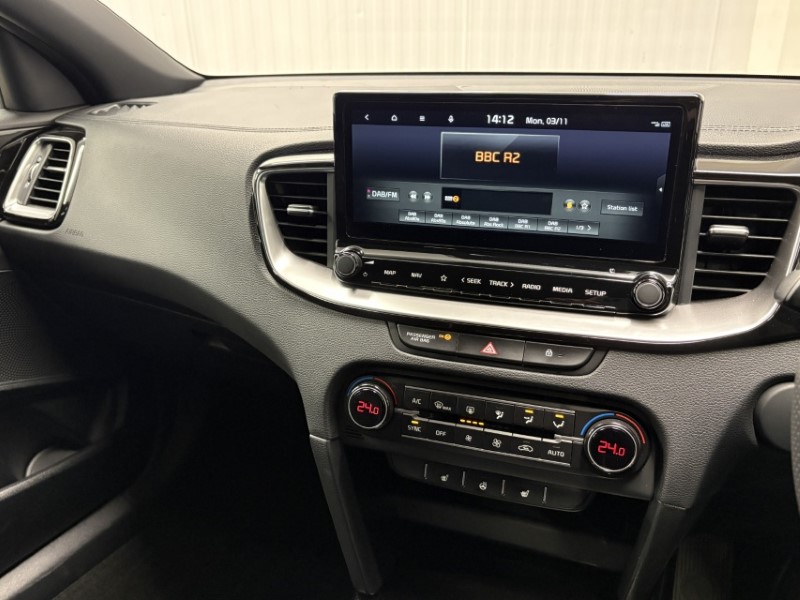 2025 (25) KIA CEED 1.5T GDi ISG 138 GT-Line 5dr 4763161