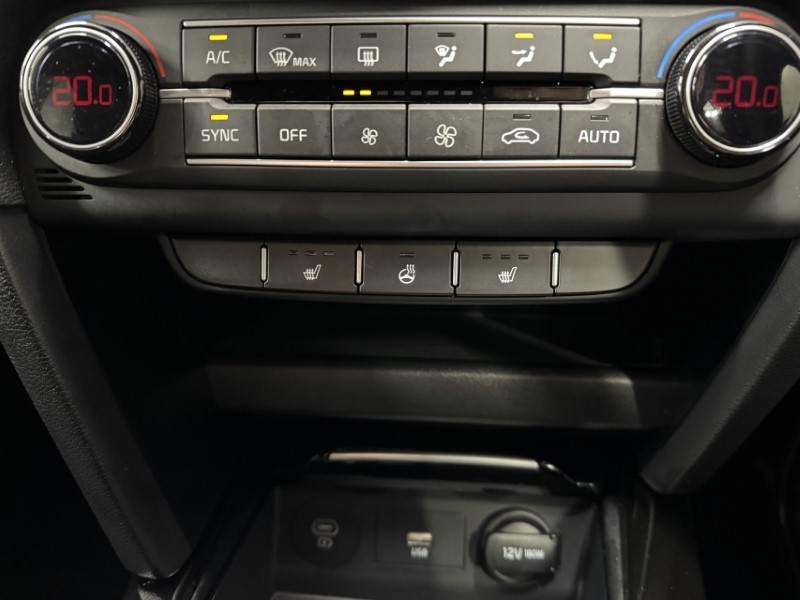 2025 (25) KIA CEED 1.5T GDi ISG 138 GT-Line 5dr DCT 4856703