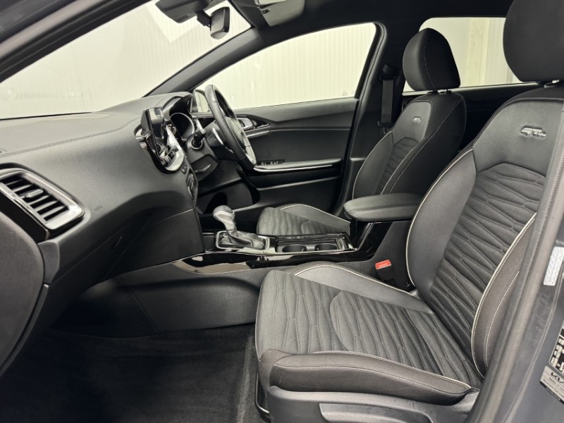 2025 (25) KIA CEED 1.5T GDi ISG 138 GT-Line 5dr DCT 4856716