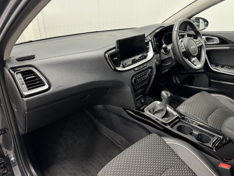 2025 (25) KIA CEED 1.5T GDi ISG 138 3 5dr 4912978