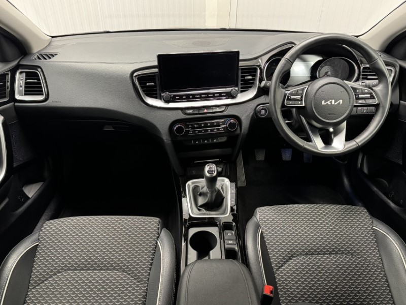 2025 (25) KIA CEED 1.5T GDi ISG 138 3 5dr 4912977