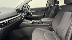 2025 (75) KIA SPORTAGE 1.6T GDi HEV Pure 5dr Auto 4884968