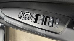 2025 (75) KIA SPORTAGE 1.6T GDi HEV Pure 5dr Auto 4884971