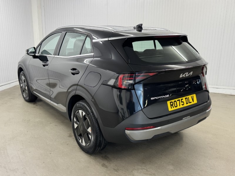 2025 (75) KIA SPORTAGE 1.6T GDi HEV Pure 5dr Auto 4884958