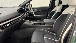 2025 (75) KIA SPORTAGE 1.6T GDi HEV GT-Line S 5dr Auto 4892850