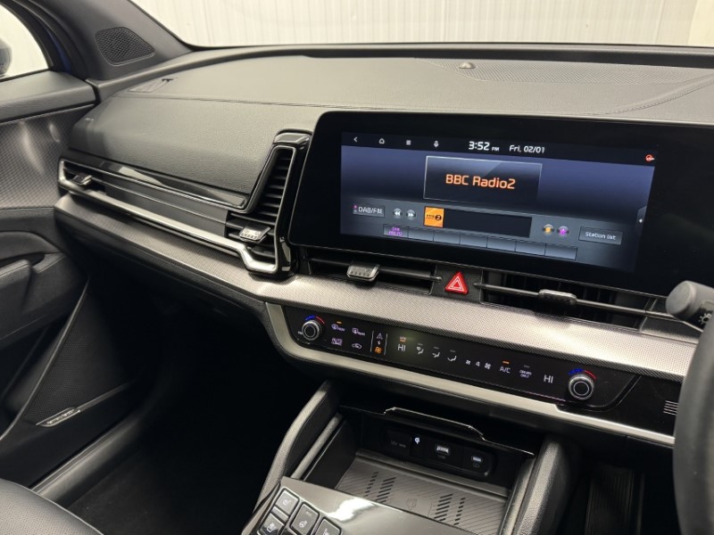 2024 (74) KIA SPORTAGE 1.6T GDi 207 HEV GT-Line S 5dr Auto AWD 4914759