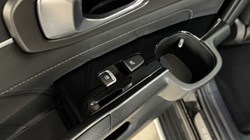 2023 (73) KIA SORENTO 1.6 T-GDi HEV Edition 5dr Auto 4913011