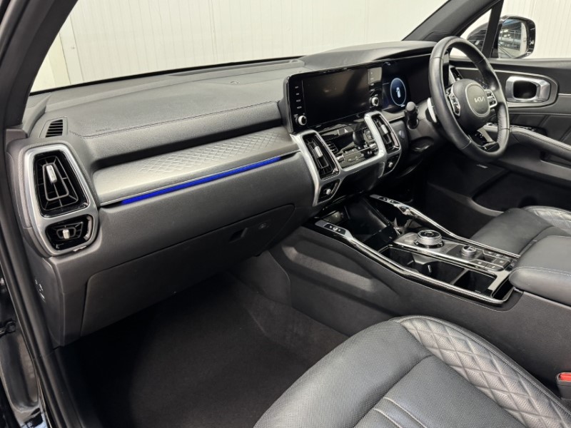 2023 (73) KIA SORENTO 1.6 T-GDi HEV Edition 5dr Auto 4913017