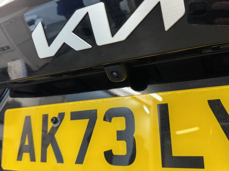 2023 (73) KIA SORENTO 1.6 T-GDi HEV Edition 5dr Auto 4913007