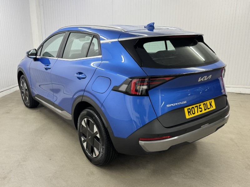 2025 (75) KIA SPORTAGE 1.6T GDi HEV Pure 5dr Auto 4891737