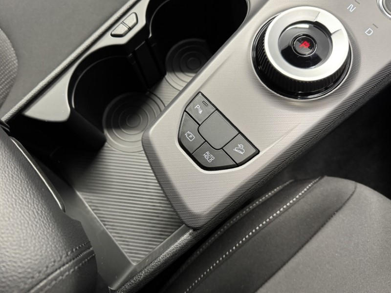 2025 (75) KIA SPORTAGE 1.6T GDi HEV Pure 5dr Auto 4891768