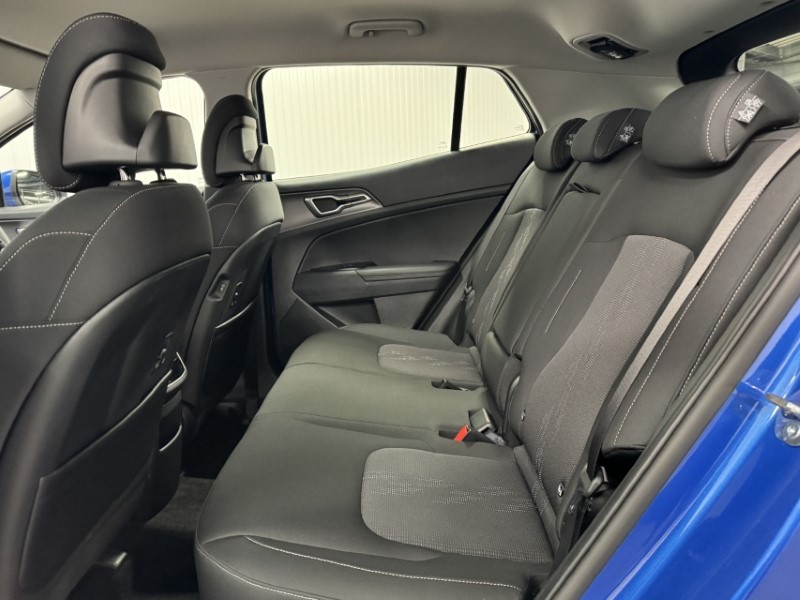 2025 (75) KIA SPORTAGE 1.6T GDi HEV Pure 5dr Auto 4891763