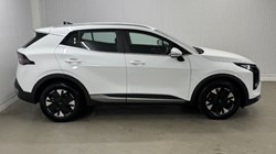 2025 (75) KIA SPORTAGE 1.6T GDi HEV Pure 5dr Auto 4895157