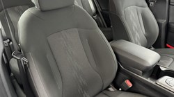 2025 (75) KIA SPORTAGE 1.6T GDi HEV Pure 5dr Auto 4895139