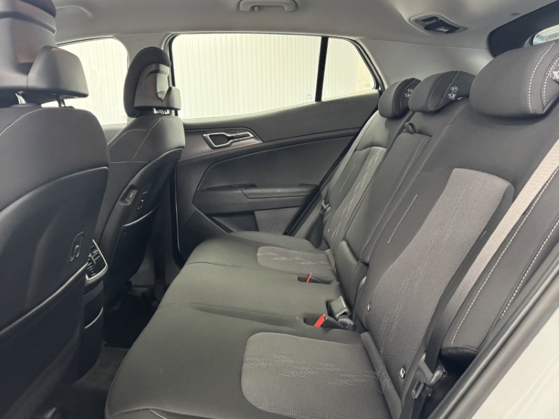 2025 (75) KIA SPORTAGE 1.6T GDi HEV Pure 5dr Auto 4916377