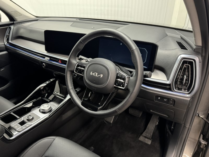 2025 (25) KIA SORENTO 1.6 T-GDi HEV 3 5dr Auto 4950981