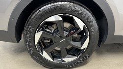 2025 (25) KIA SORENTO 1.6 T-GDi HEV 3 5dr Auto 4950963