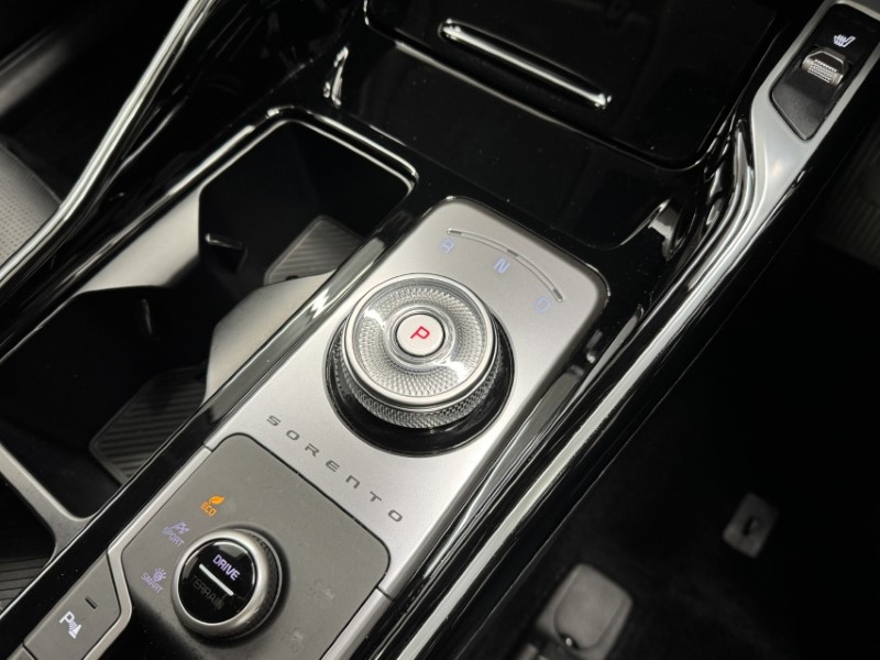 2025 (25) KIA SORENTO 1.6 T-GDi HEV 3 5dr Auto 4950987