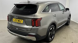 2025 (25) KIA SORENTO 1.6 T-GDi HEV 3 5dr Auto 4950972