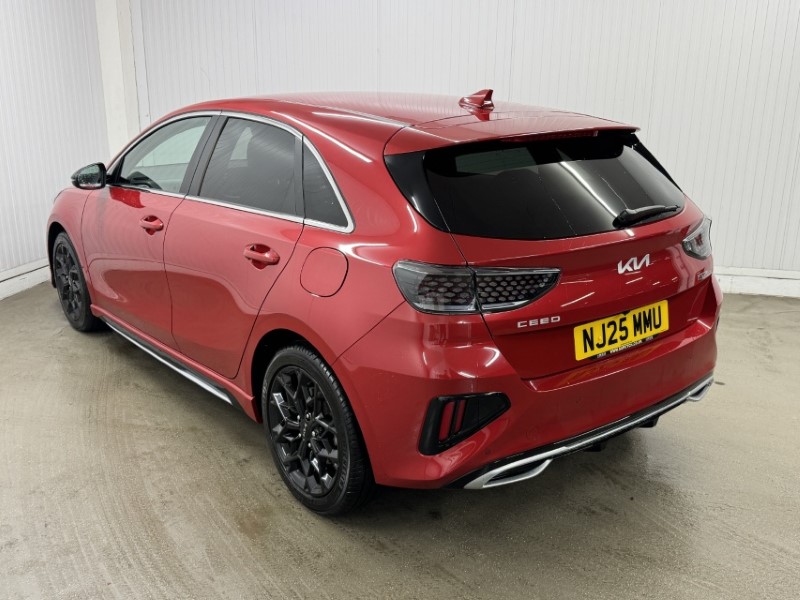 2025 (25) KIA CEED 1.5T GDi ISG 138 GT-Line 5dr DCT 4978300
