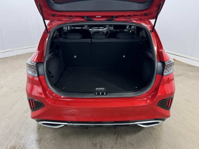 2025 (25) KIA CEED 1.5T GDi ISG 138 GT-Line 5dr DCT 4978304