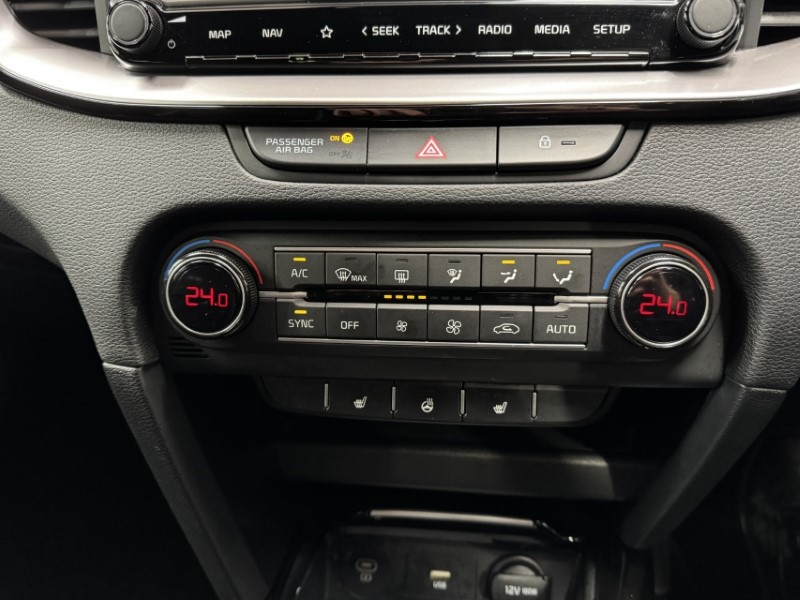 2025 (25) KIA CEED 1.5T GDi ISG 138 GT-Line 5dr DCT 4957837