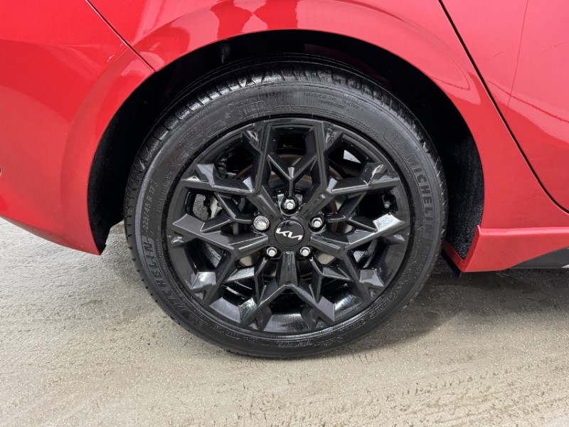 2025 (25) KIA CEED 1.5T GDi ISG 138 GT-Line 5dr DCT 4978303