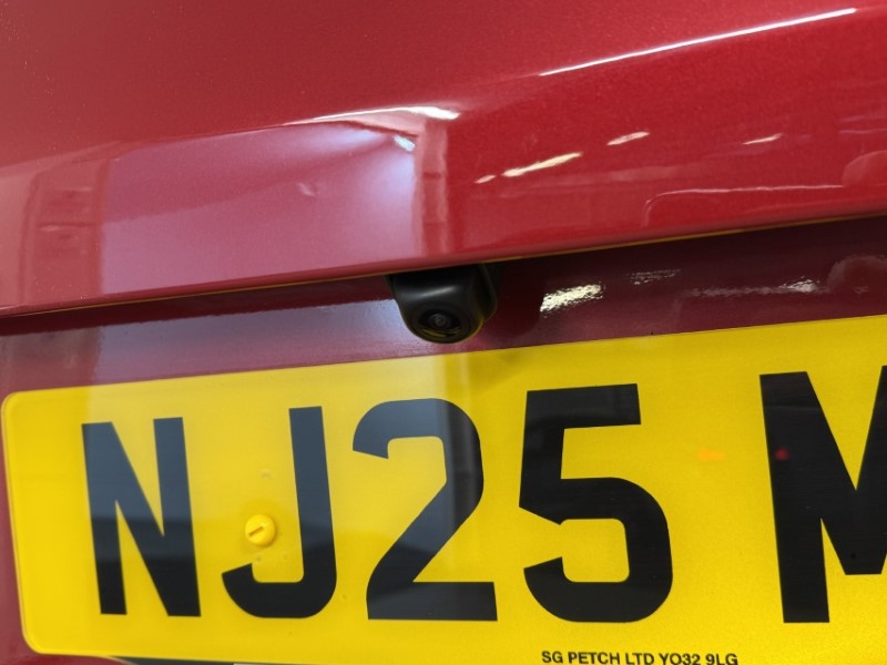 2025 (25) KIA CEED 1.5T GDi ISG 138 GT-Line 5dr DCT 4957819