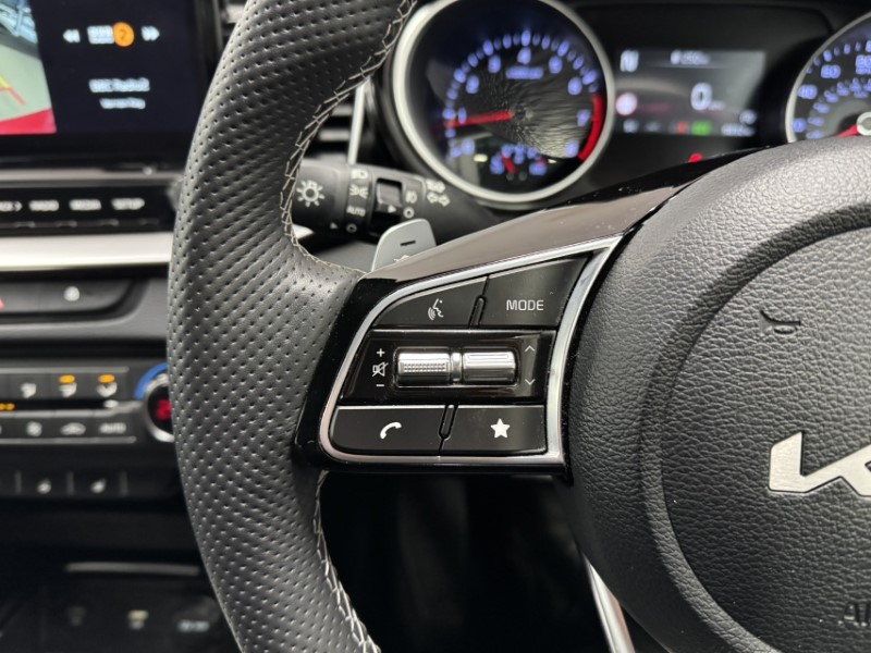 2025 (25) KIA CEED 1.5T GDi ISG 138 GT-Line 5dr DCT 4957842