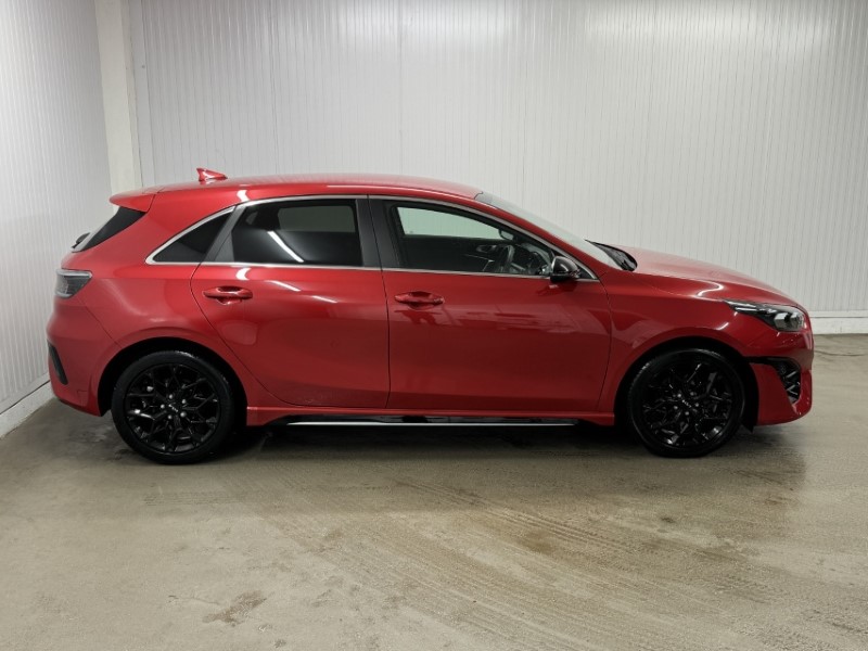 2025 (25) KIA CEED 1.5T GDi ISG 138 GT-Line 5dr DCT 4978306